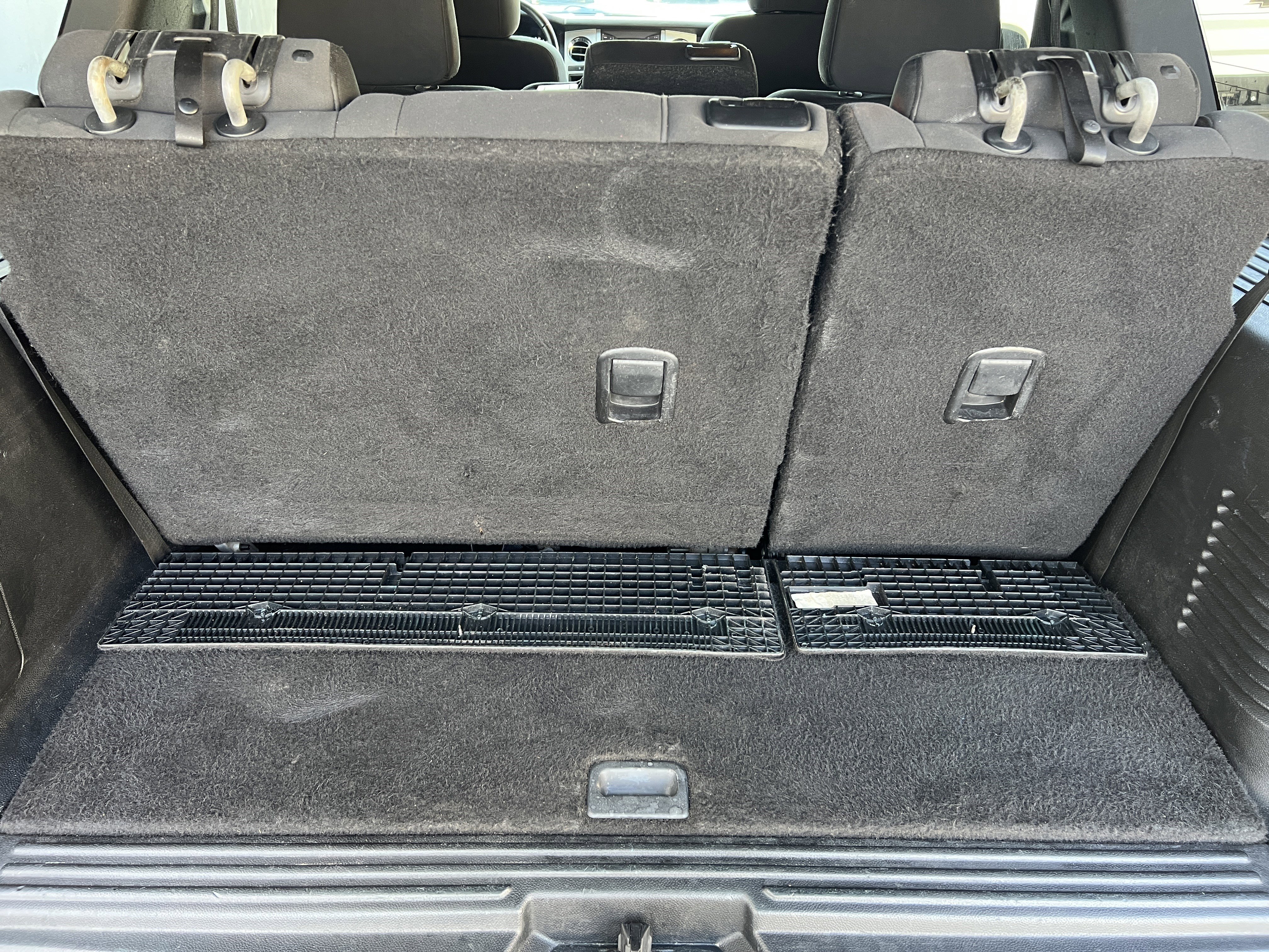 Used 2015 Ford Expedition XLT image 16