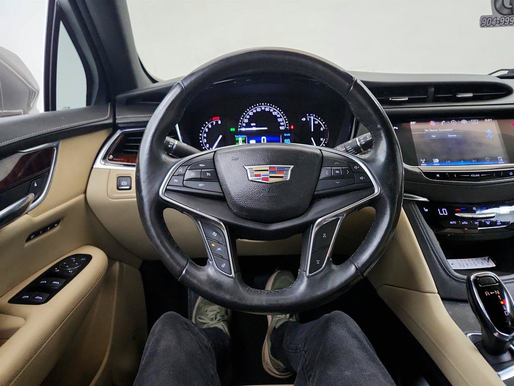 Used 2017 Cadillac XT5 Luxury w/ Driver Awareness Package FWD image 17