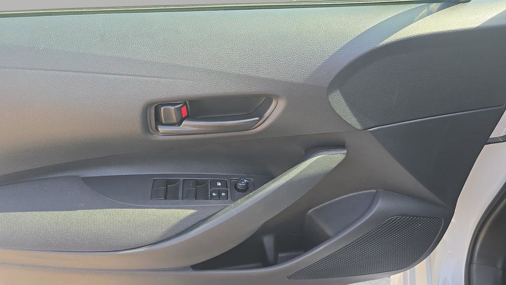 Used 2025 Toyota Corolla LE FWD image 16