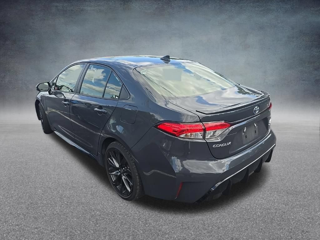 Used 2025 Toyota Corolla SE FWD image 4