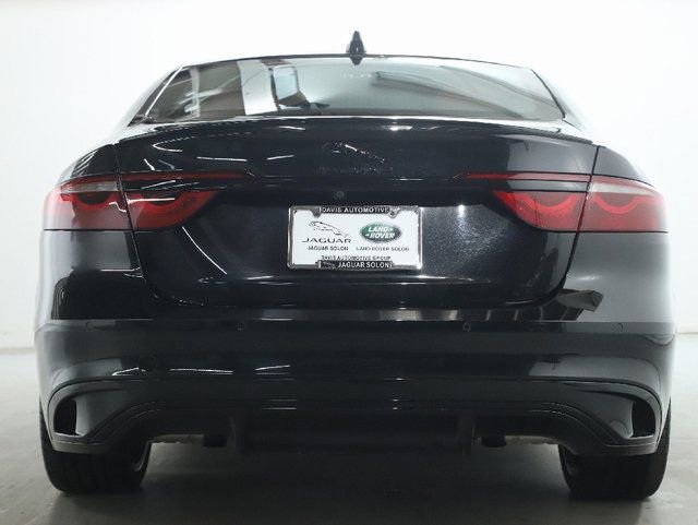 Used 2024 Jaguar XF R-Dynamic SE image 7