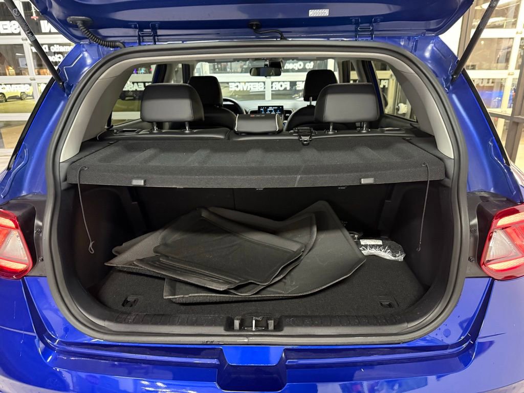 Used 2024 Hyundai Venue Limited image 37