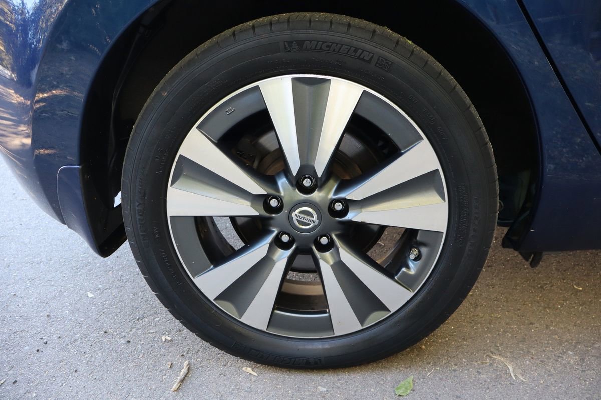 Used 2016 Nissan Leaf SV image 45