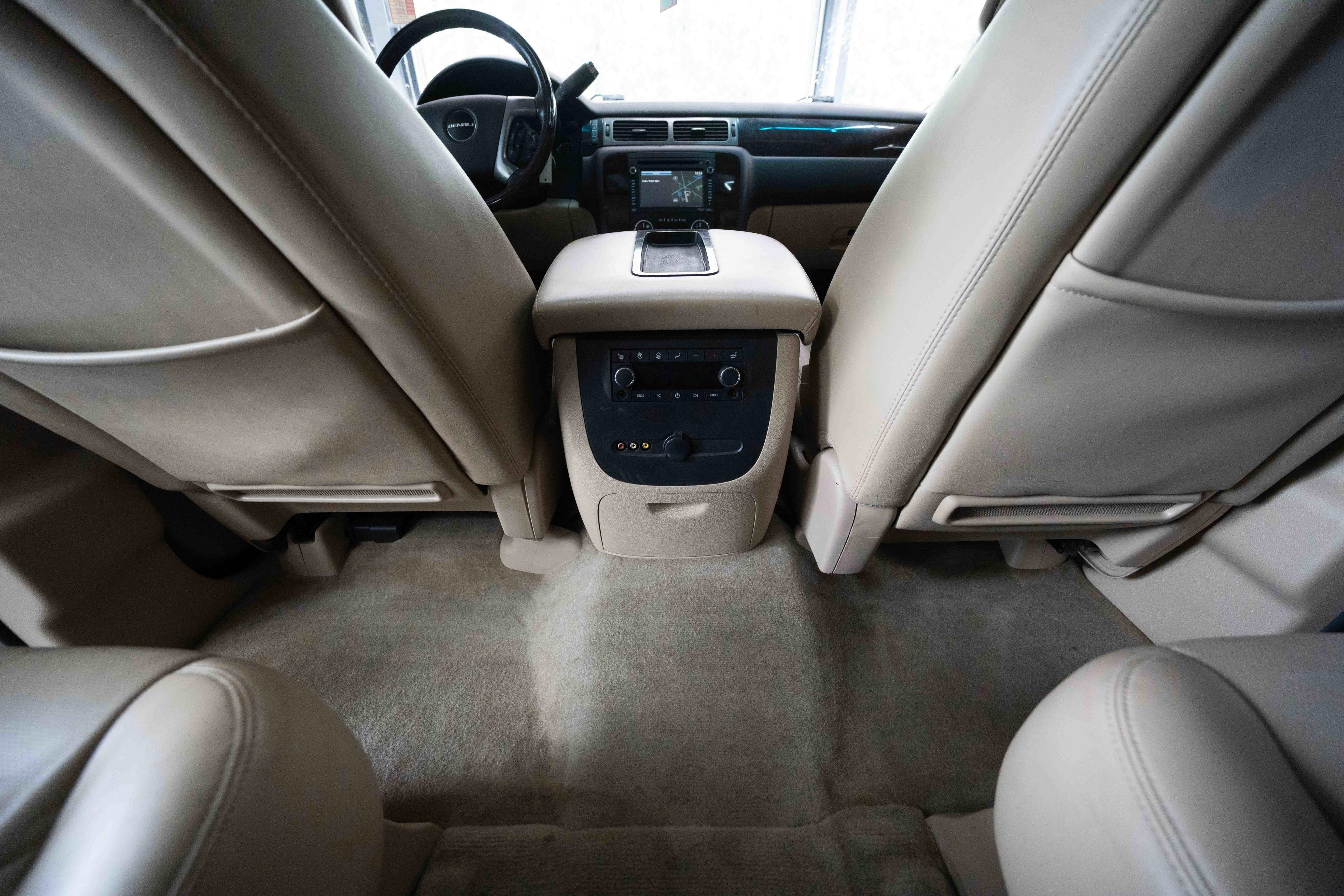 Used 2013 GMC Yukon XL Denali AWD/4WD image 22