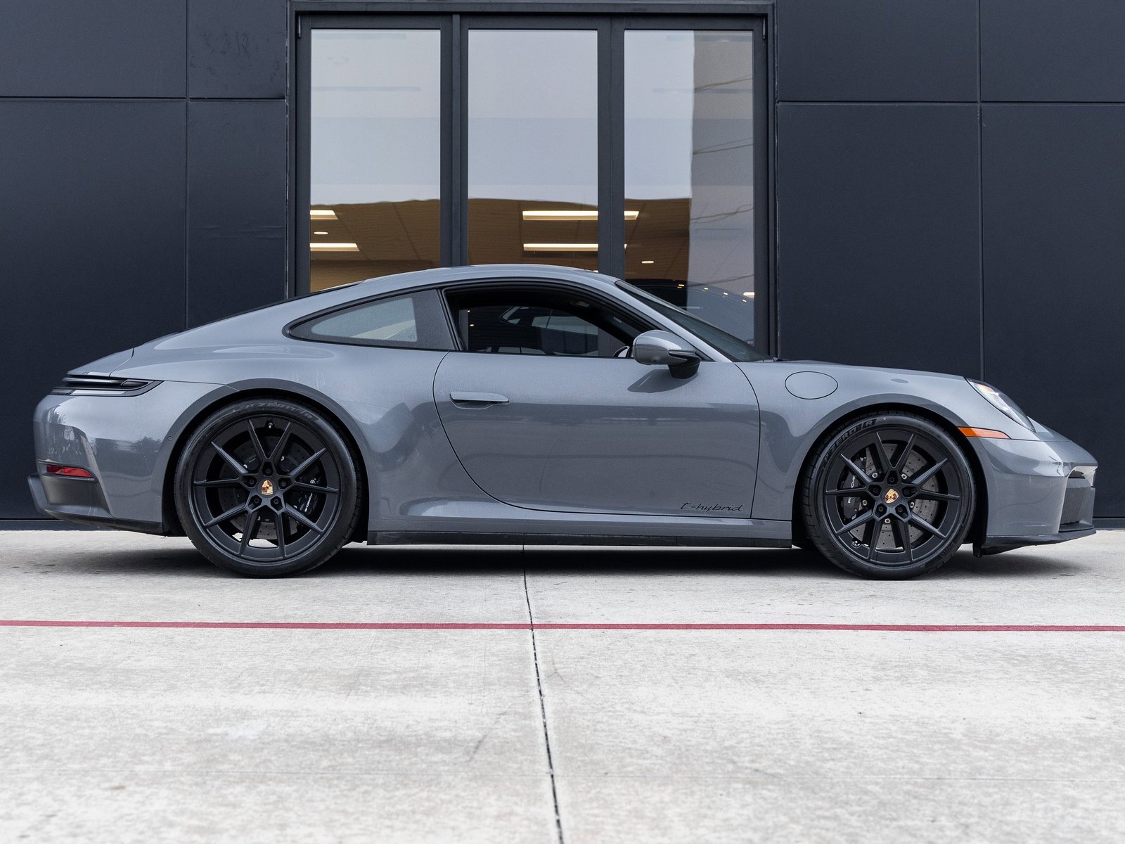 Used 2025 Porsche 911 Carrera GTS image 12