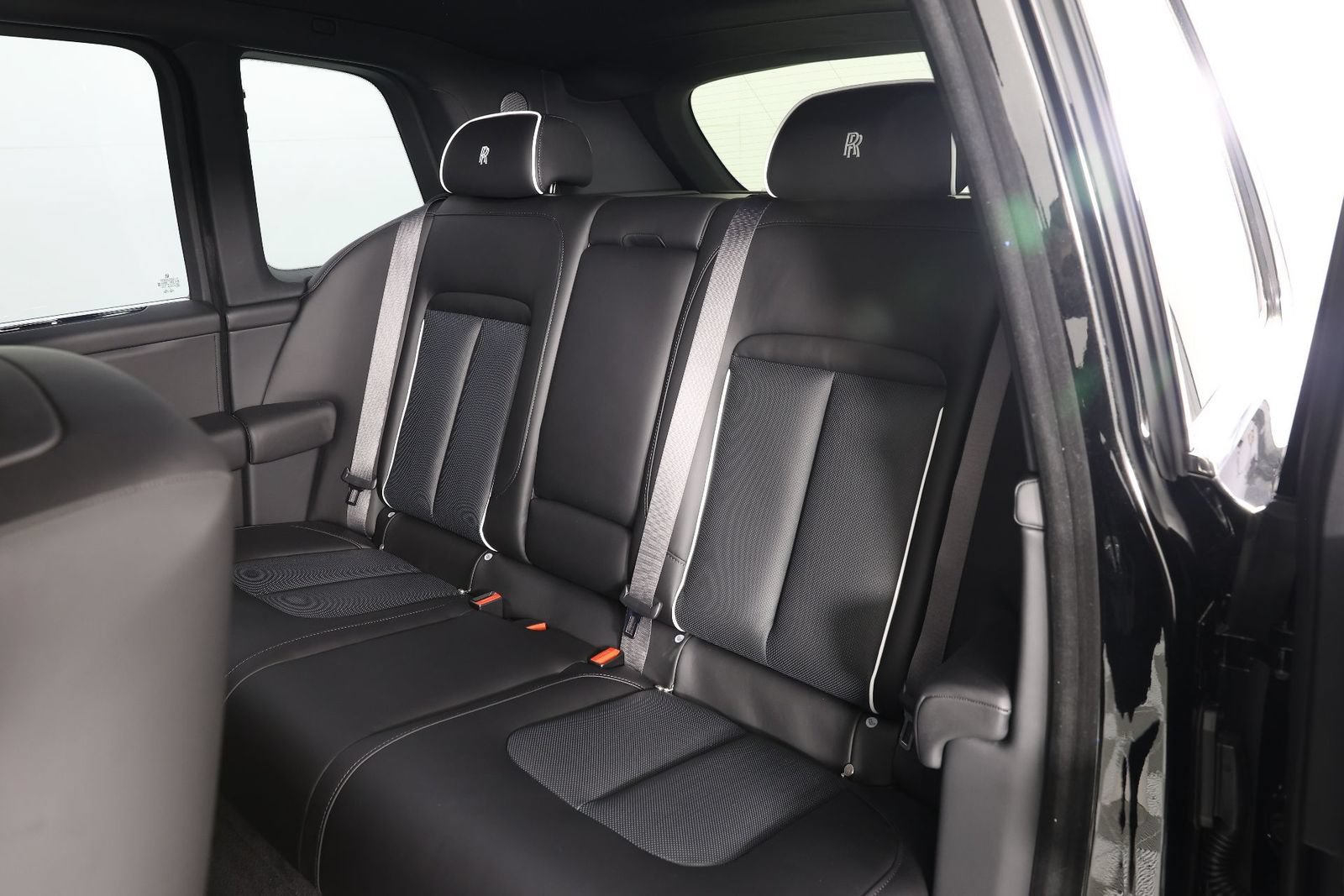 New 2027 Rolls-Royce Cullinan AWD/4WD image 36