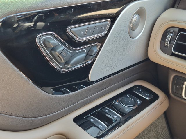 Used 2020 Lincoln Aviator Reserve w/ Equipment Group 202A AWD/4WD image 24