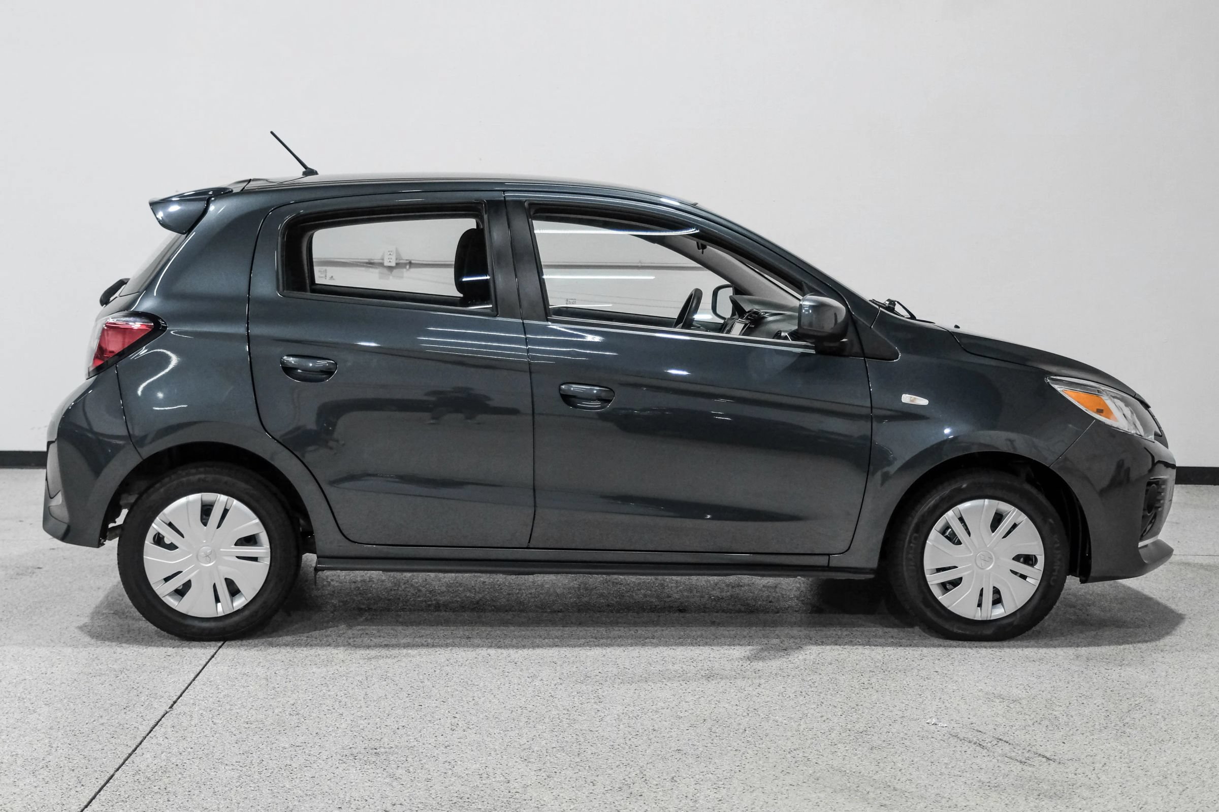 Used 2024 Mitsubishi Mirage ES FWD image 5