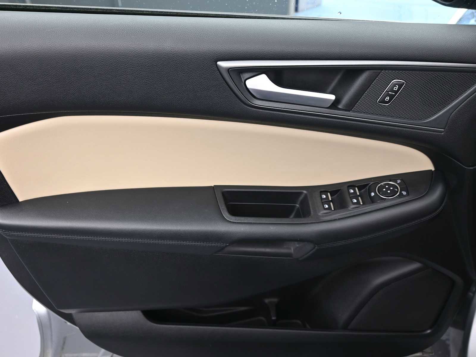 Used 2023 Ford Edge SE AWD/4WD image 12