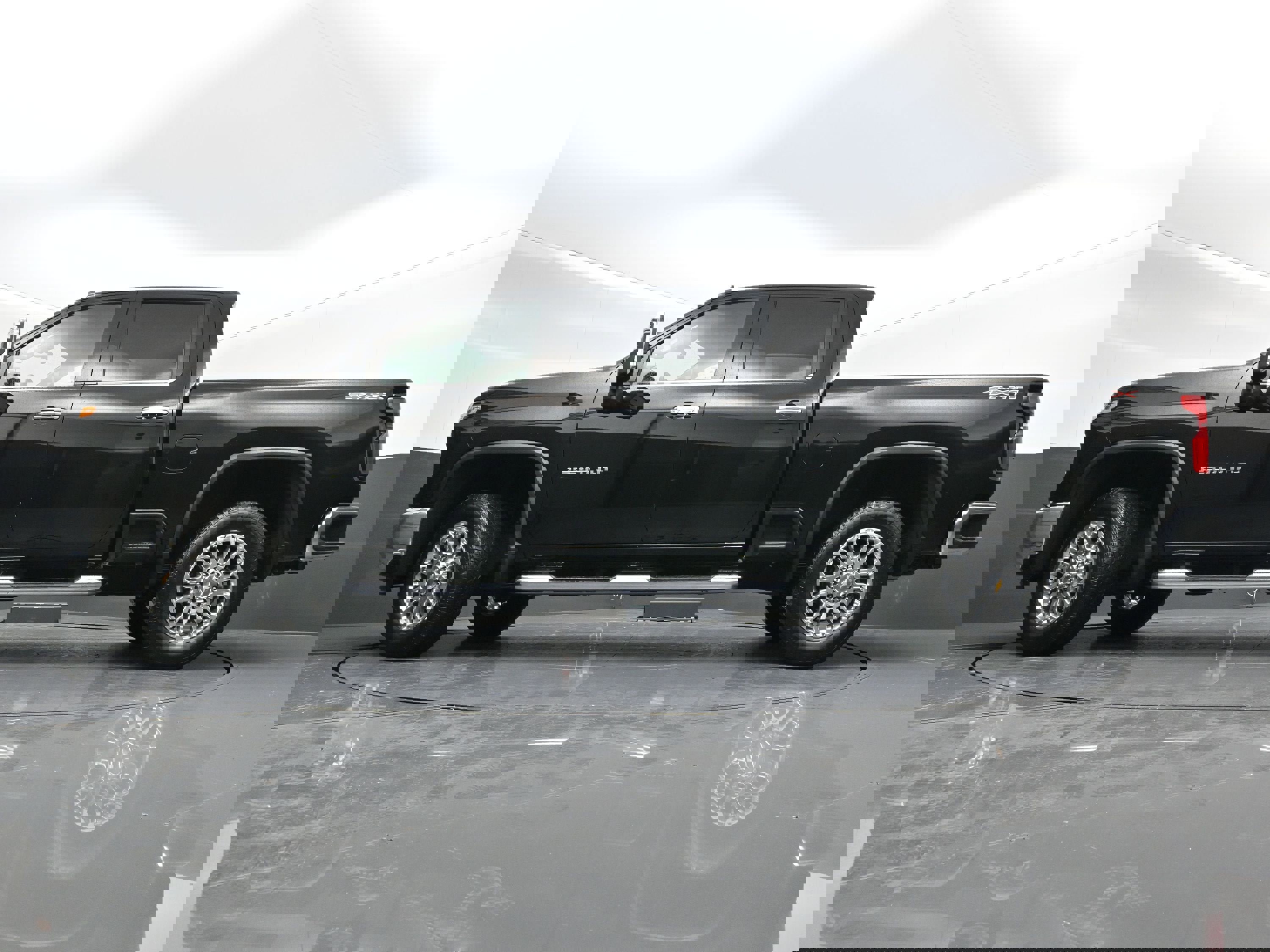 Certified 2025 Chevrolet Silverado 2500 LTZ w/ LTZ Convenience Package image 44