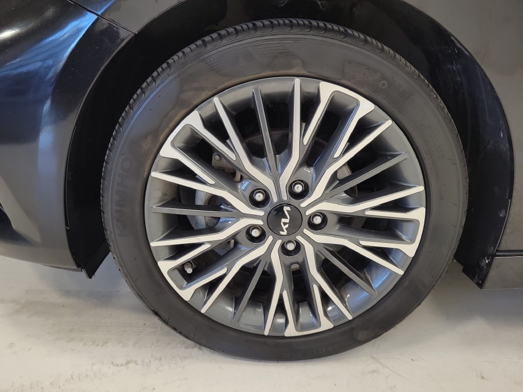 Used 2024 Kia Forte GT-Line w/ GT-Line Premium Package FWD image 9