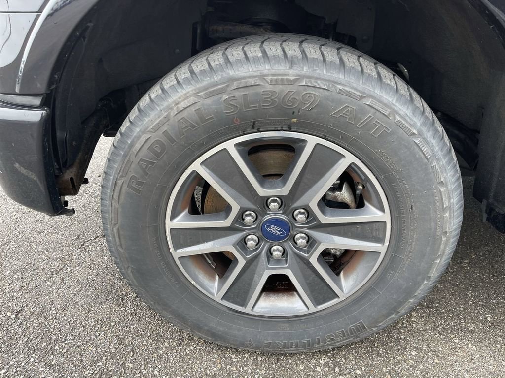 Used 2017 Ford F150 XLT w/ Equipment Group 302A Luxury image 2