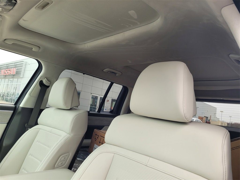 New 2025 Hyundai Santa Fe Calligraphy image 8