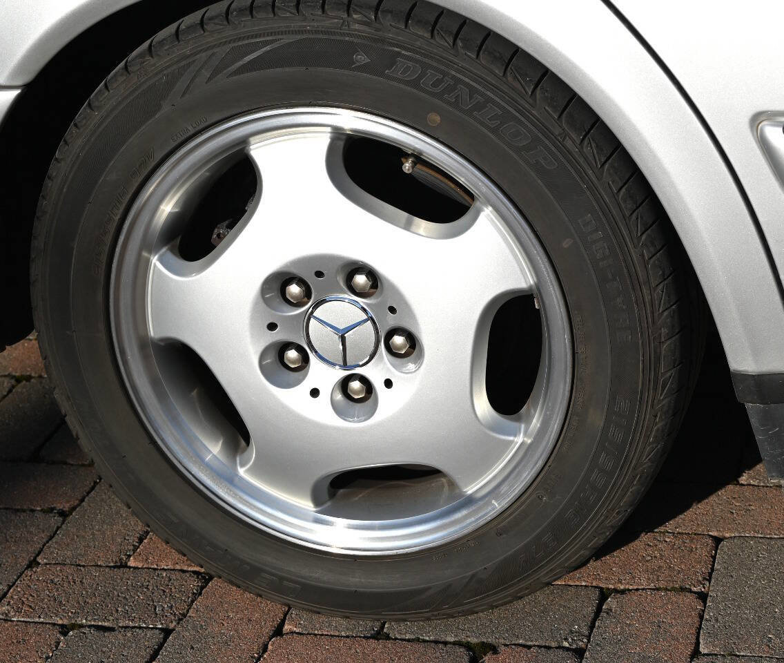 Used 1997 Mercedes-Benz E 420 image 8