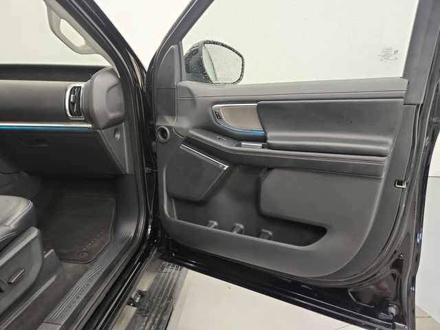 Used 2025 Ford Expedition Platinum AWD/4WD image 48