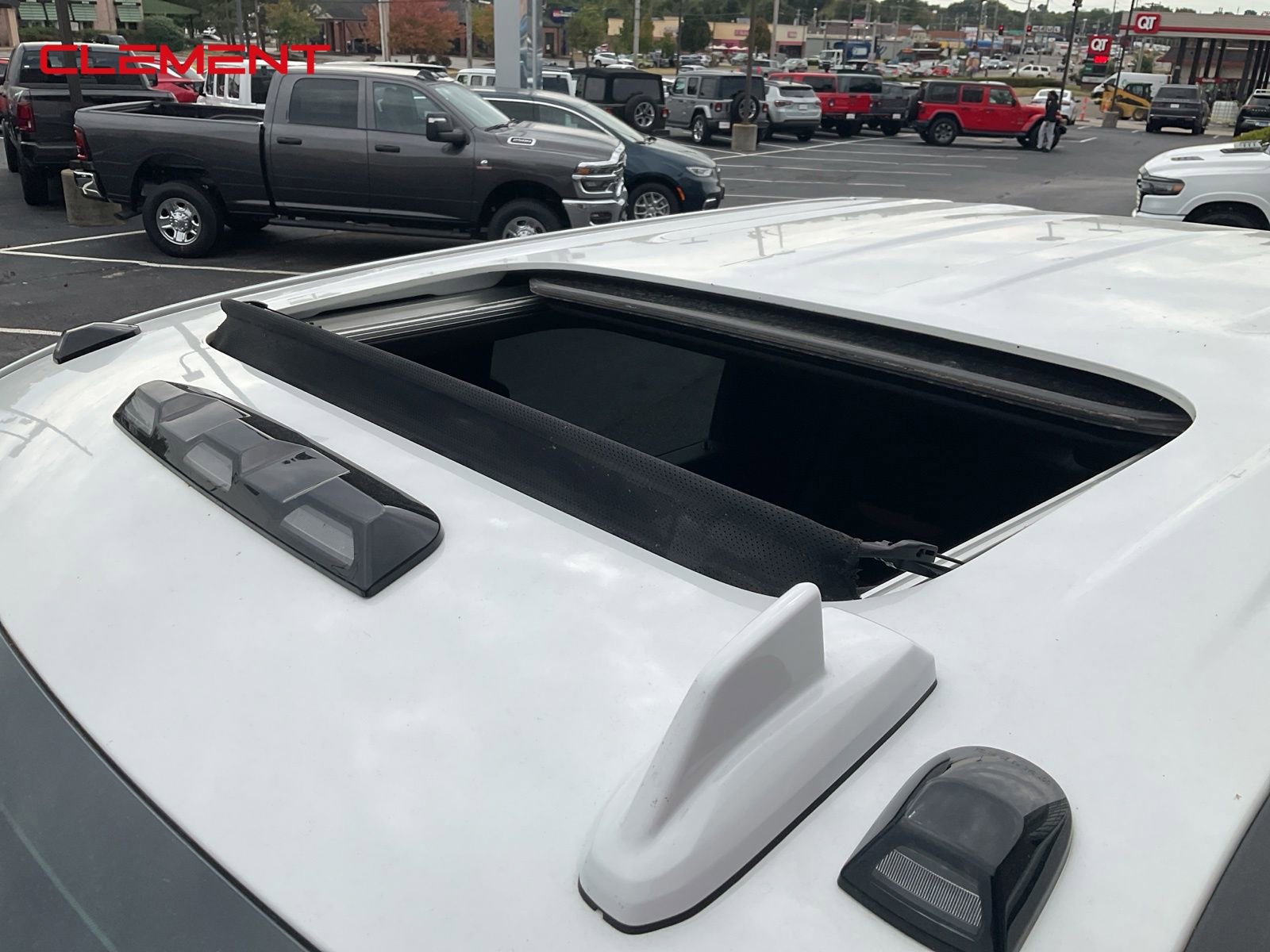 Used 2023 GMC Sierra 2500 AT4 w/ AT4 Premium Plus Package image 16