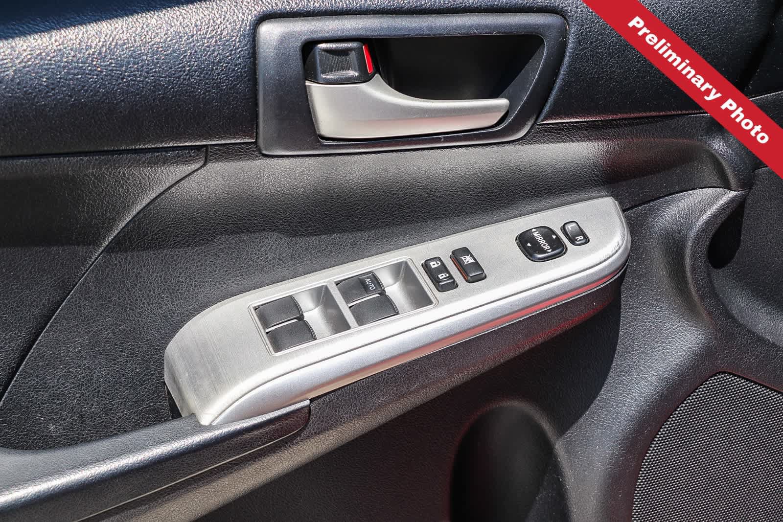 Used 2012 Toyota Camry SE FWD image 18