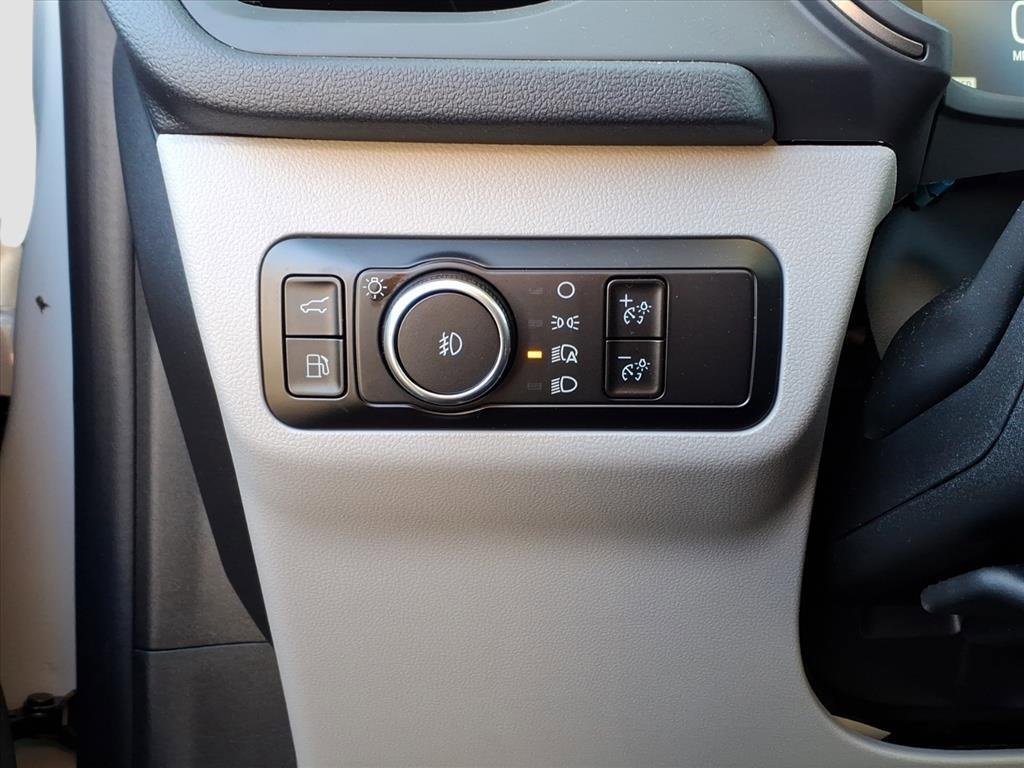 Used 2025 Ford Escape SE image 17