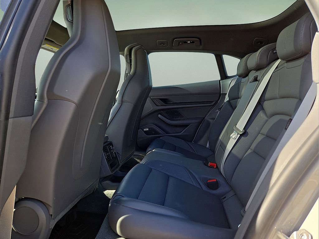 Used 2022 Porsche Taycan 4 Cross Turismo image 16