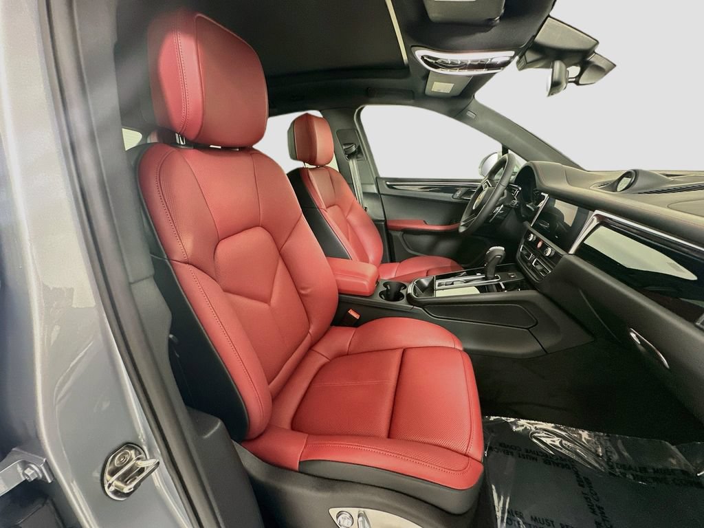 New 2026 Porsche Macan AWD/4WD image 30