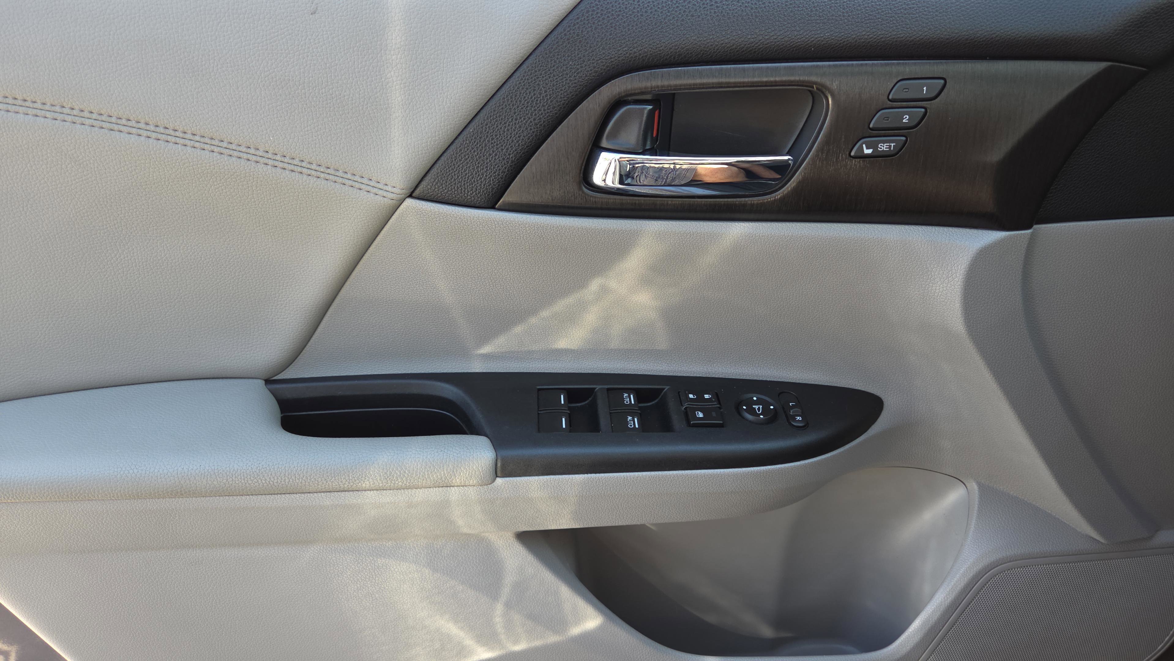 Used 2015 Honda Accord EX-L image 32