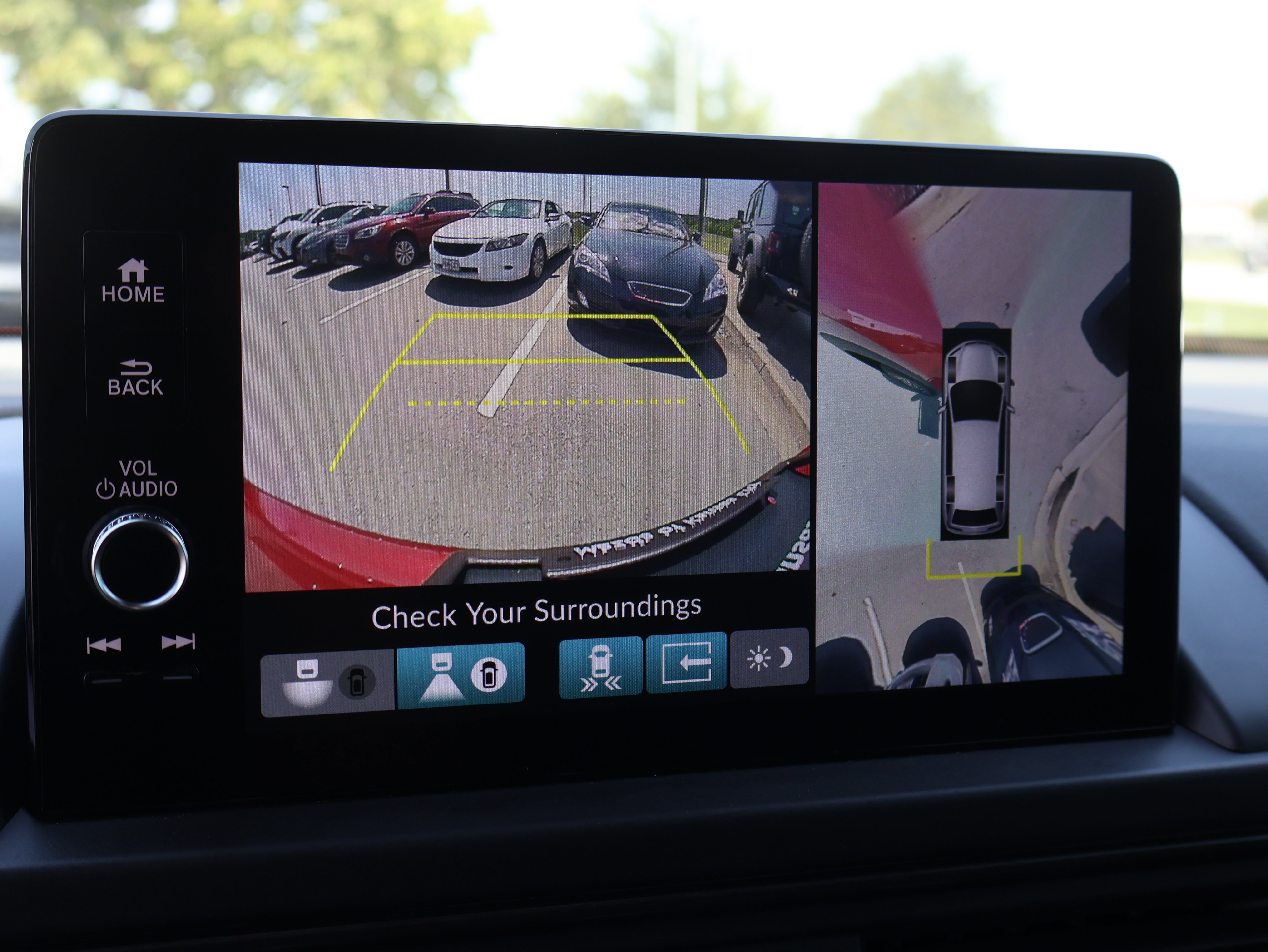 Used 2025 Honda Pilot TrailSport image 23