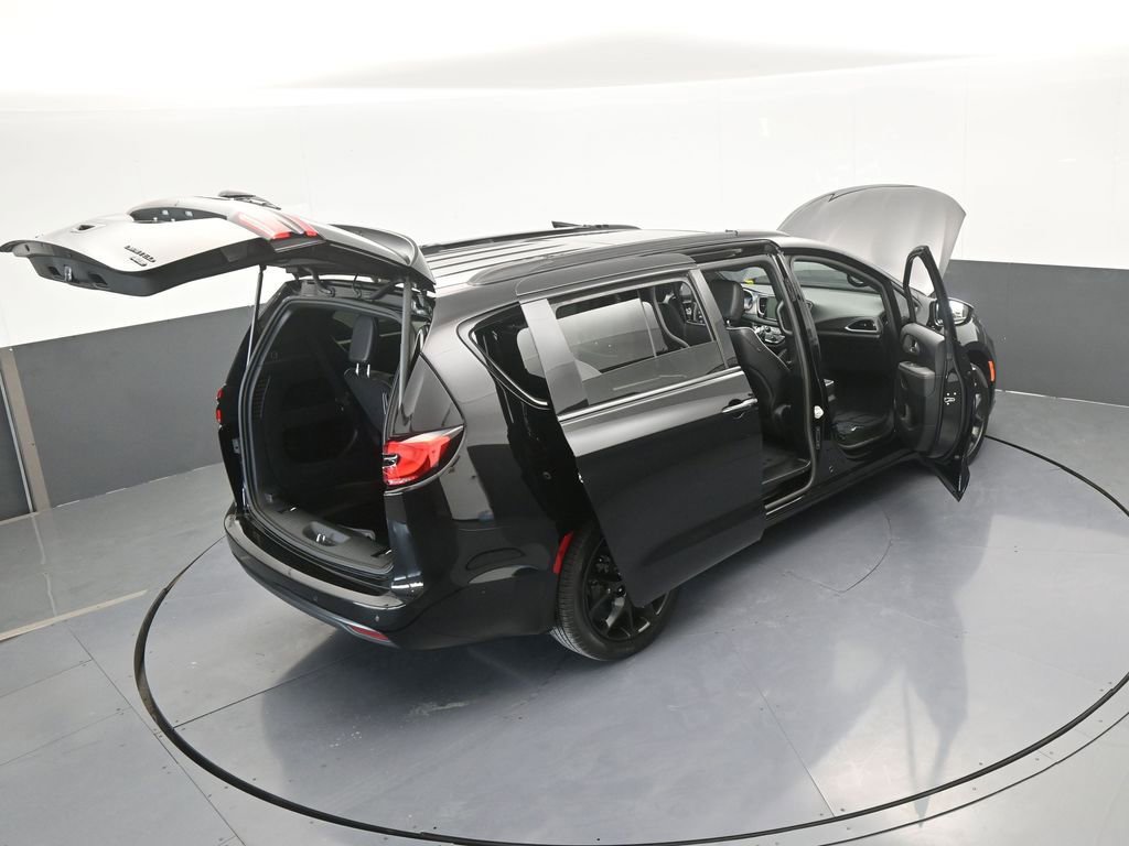 Used 2024 Chrysler Pacifica Limited w/ S Appearance Package image 78