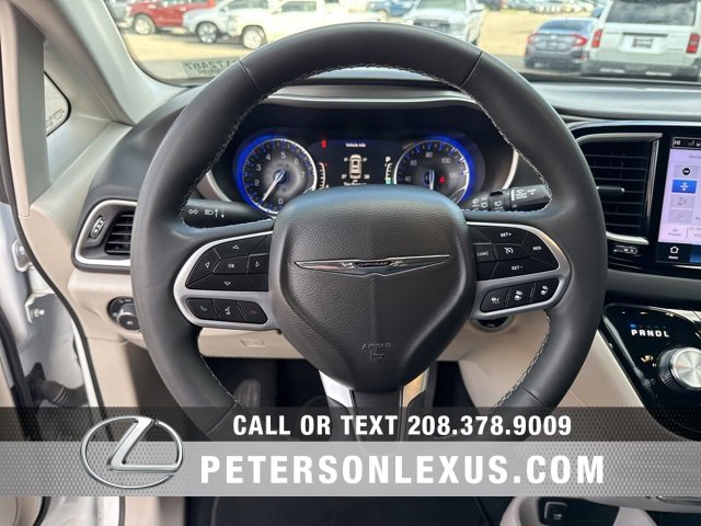Used 2024 Chrysler Pacifica Touring-L image 23