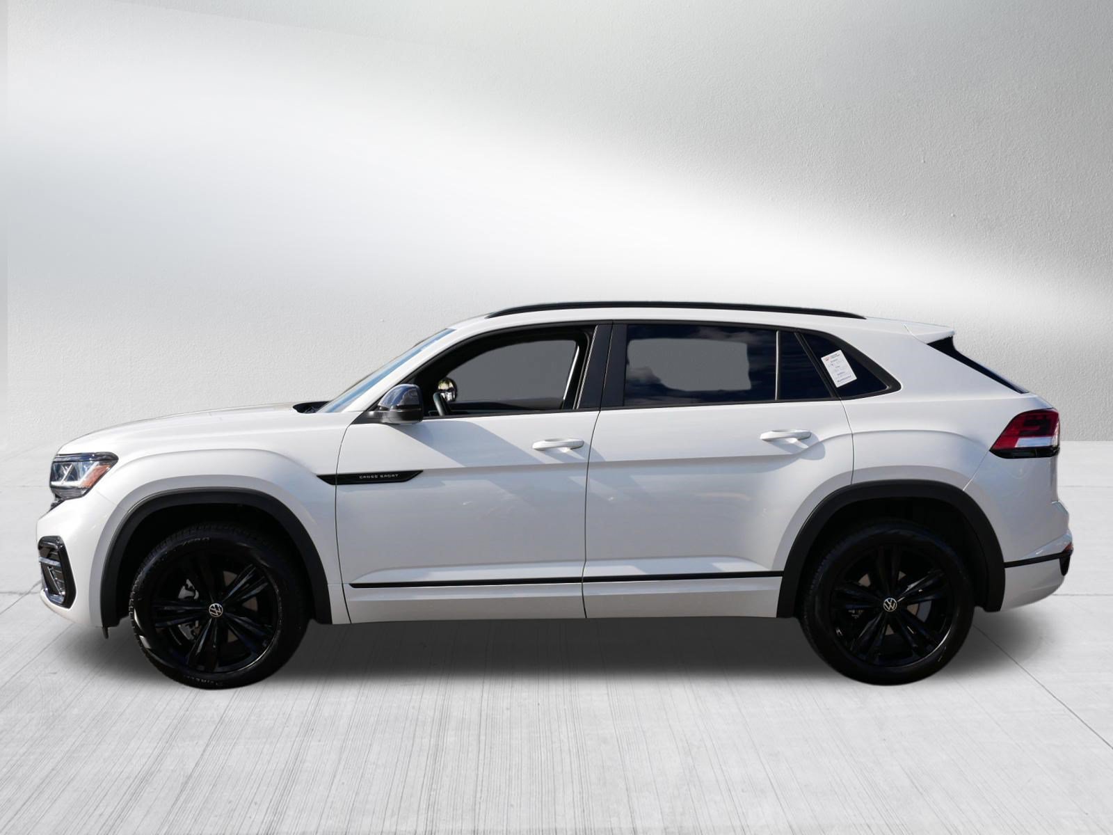 Certified 2023 Volkswagen Atlas Cross Sport SEL R-Line AWD/4WD image 4