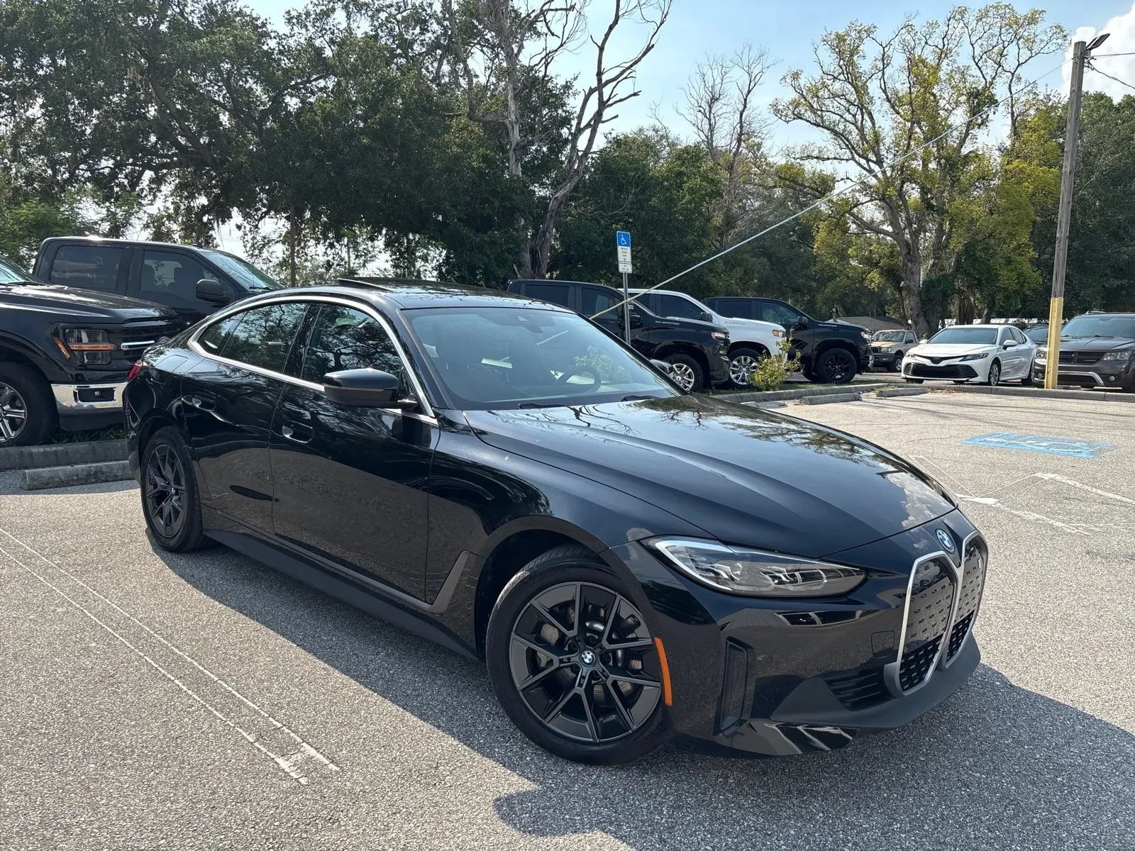 Used 2023 BMW i4 eDrive35 w/ Premium Package RWD image 5