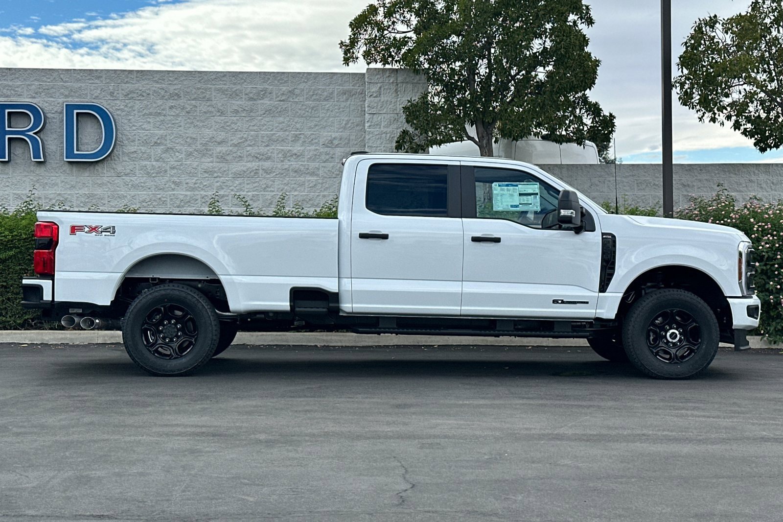 New 2026 Ford F250 4x4 Crew Cab Super Duty image 3