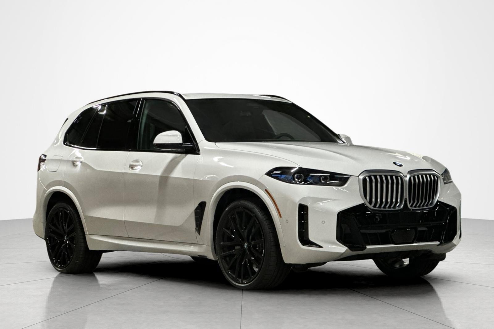 New 2026 BMW X5 xDrive40i w/ M Sport Package AWD/4WD image 7