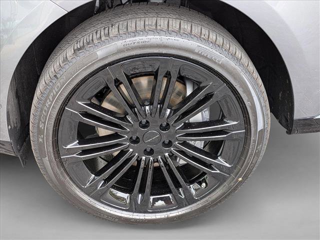 New 2026 Land Rover Range Rover SE image 9