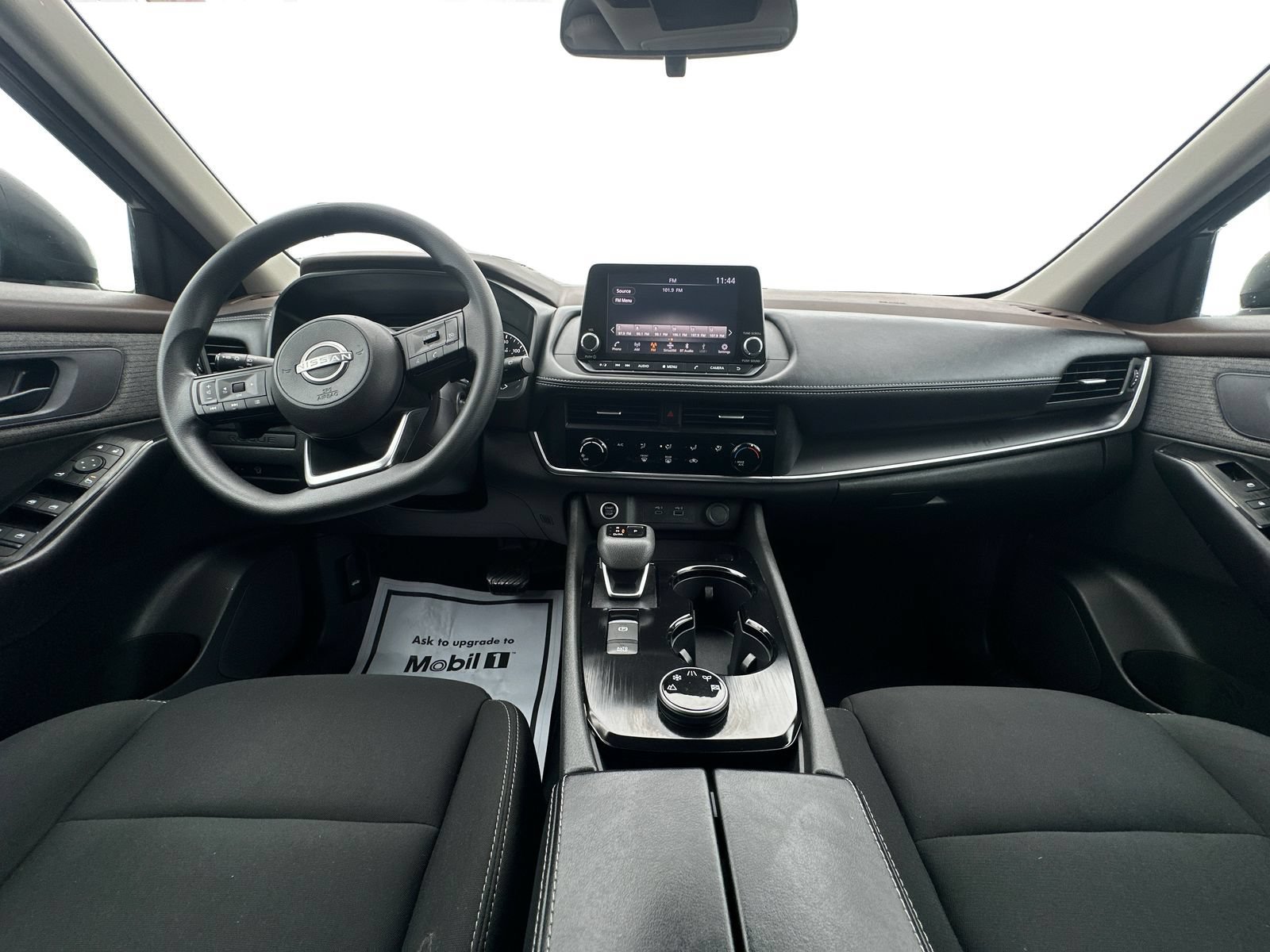 Used 2023 Nissan Rogue S AWD/4WD image 13