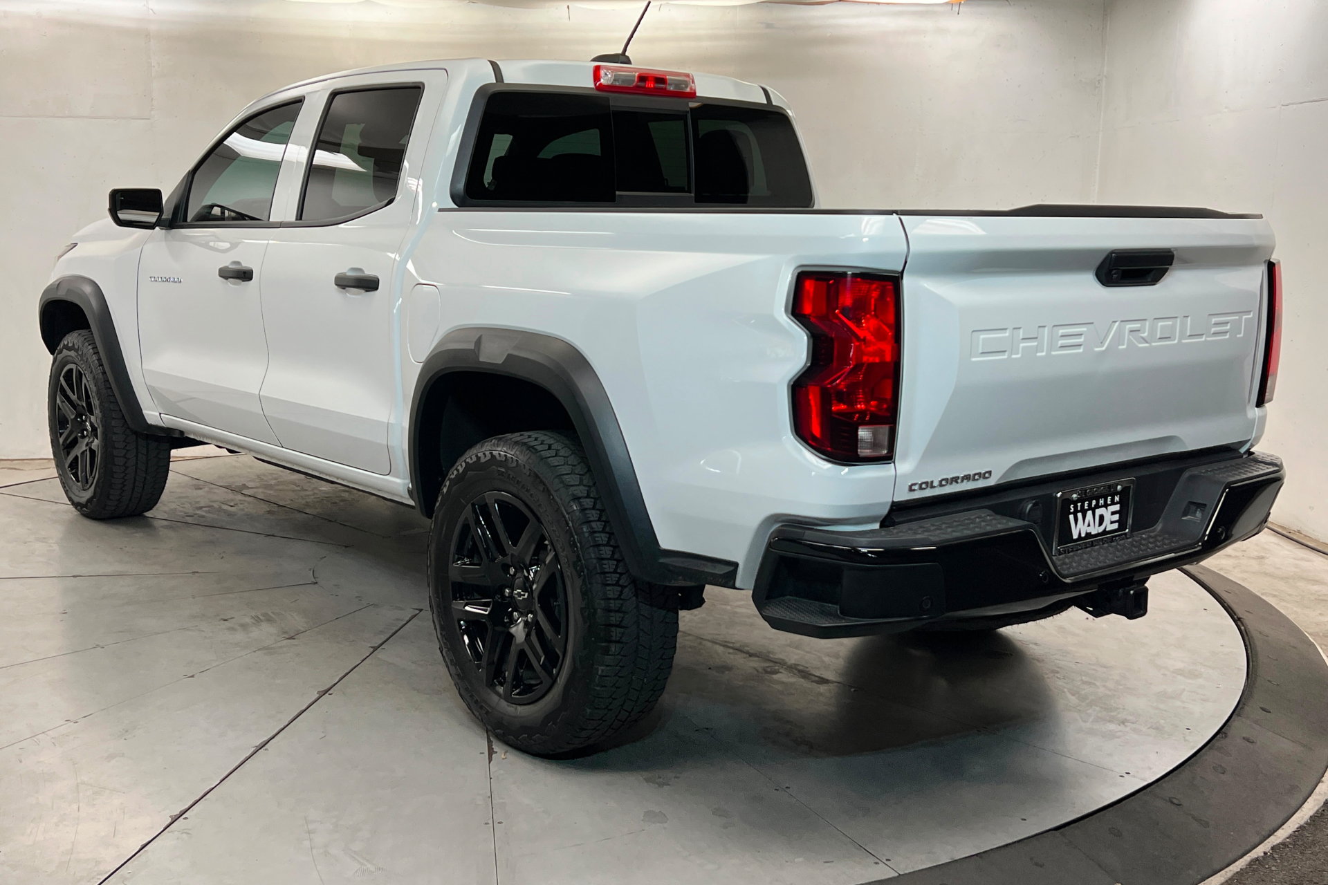 Used 2024 Chevrolet Colorado Trail Boss w/ Advanced Trailering Package AWD/4WD image 3