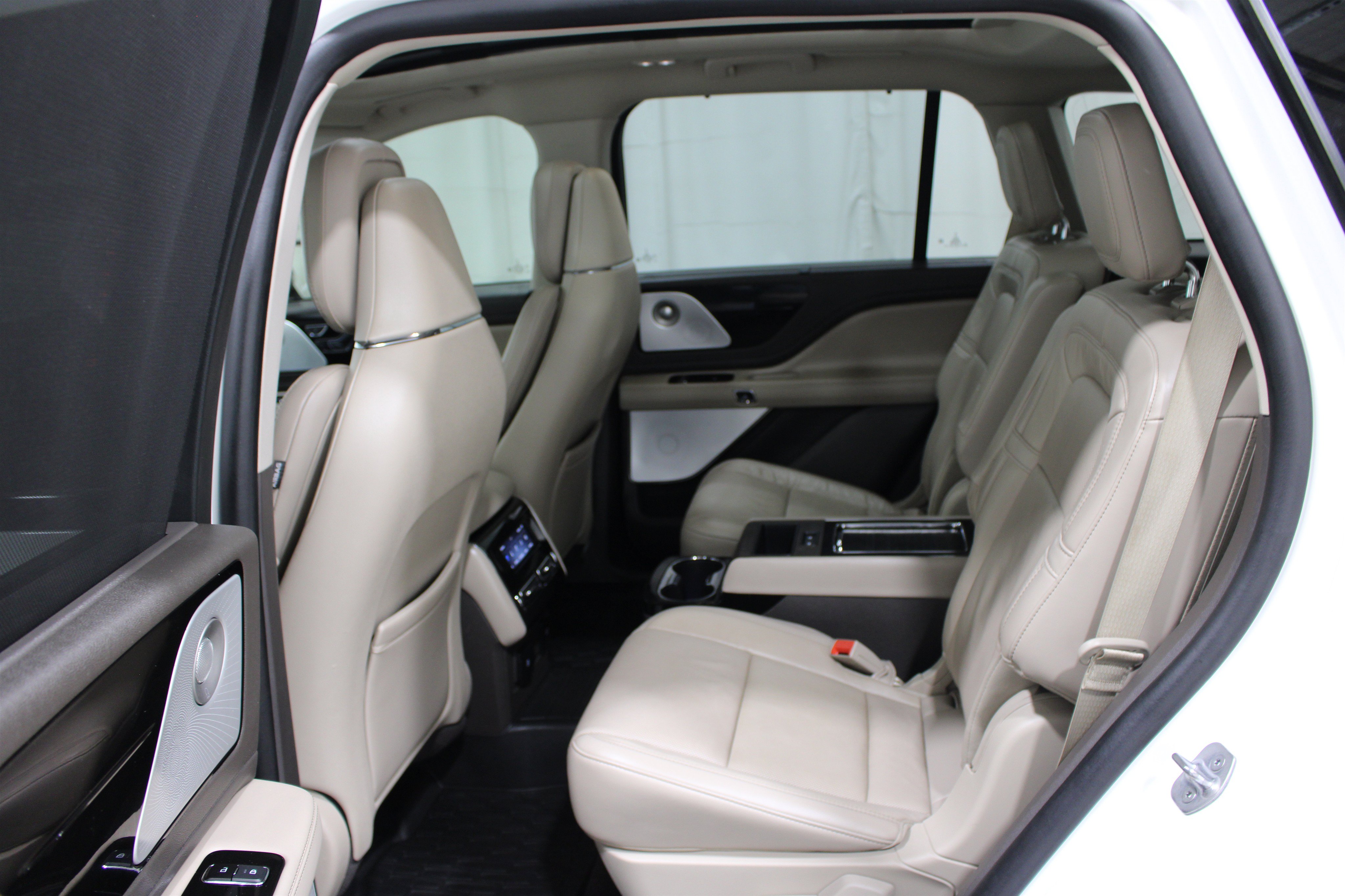 Used 2023 Lincoln Aviator Reserve w/ Equipment Group 201A AWD/4WD image 22