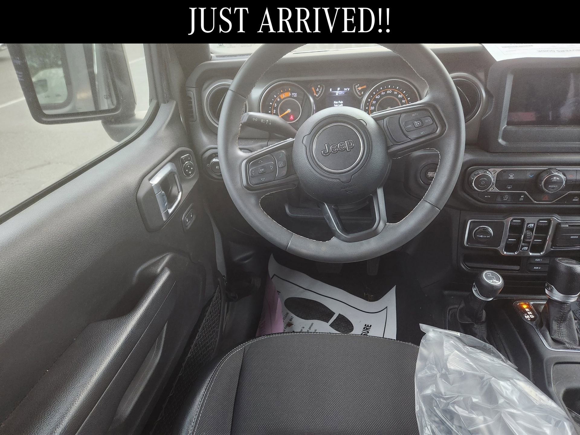 Used 2023 Jeep Wrangler Sport S image 8