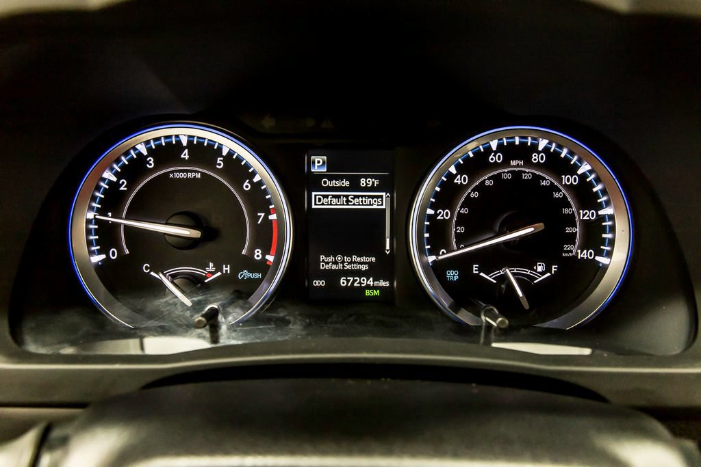 Used 2019 Toyota Highlander XLE AWD/4WD image 16