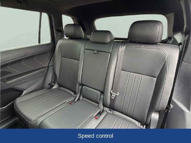 Used 2022 Volkswagen Tiguan SE R-Line AWD/4WD image 18