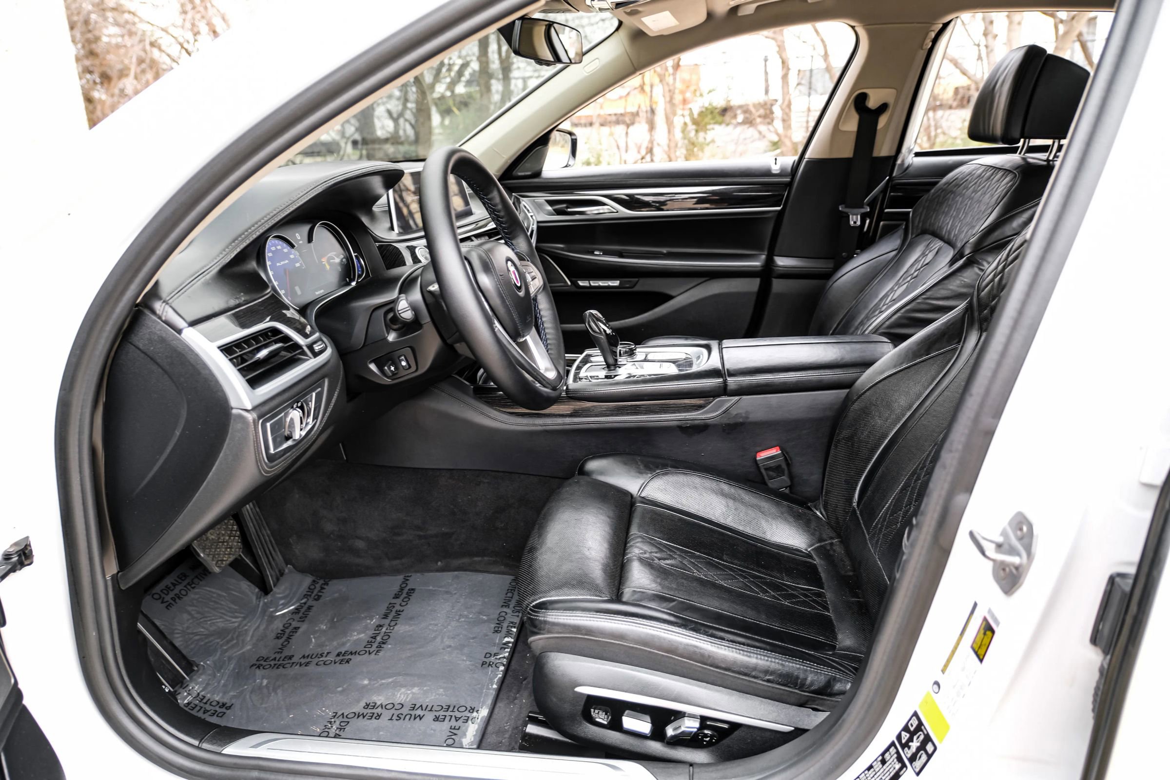Used 2017 BMW ALPINA B7 xDrive image 4