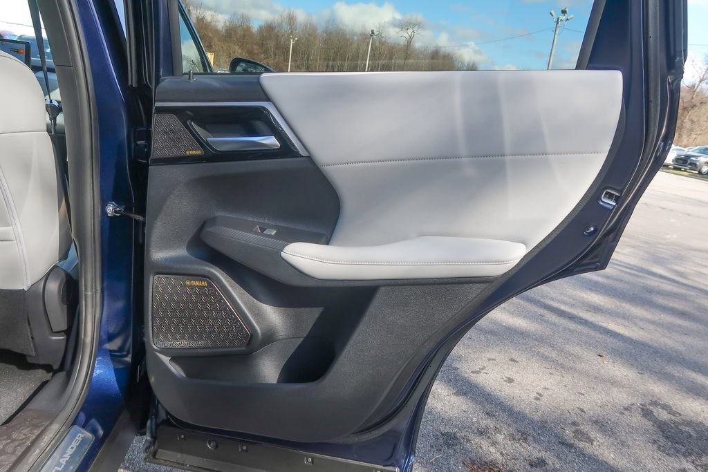 New 2026 Mitsubishi Outlander SE FWD image 16