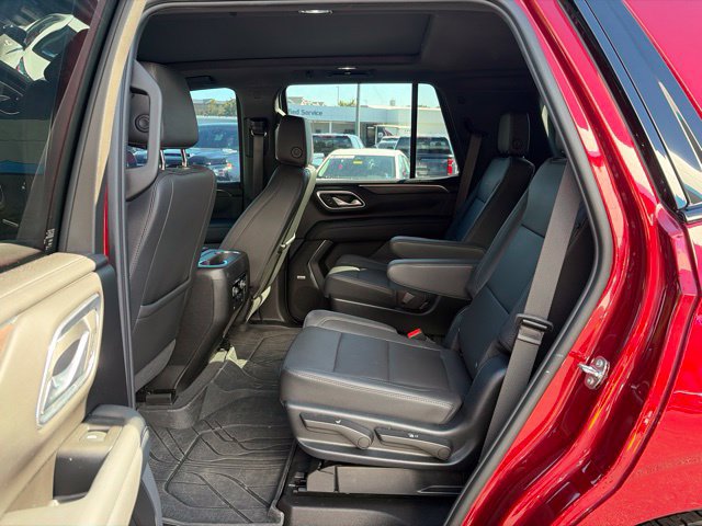 Used 2023 Chevrolet Tahoe Z71 w/ Luxury Package AWD/4WD image 9