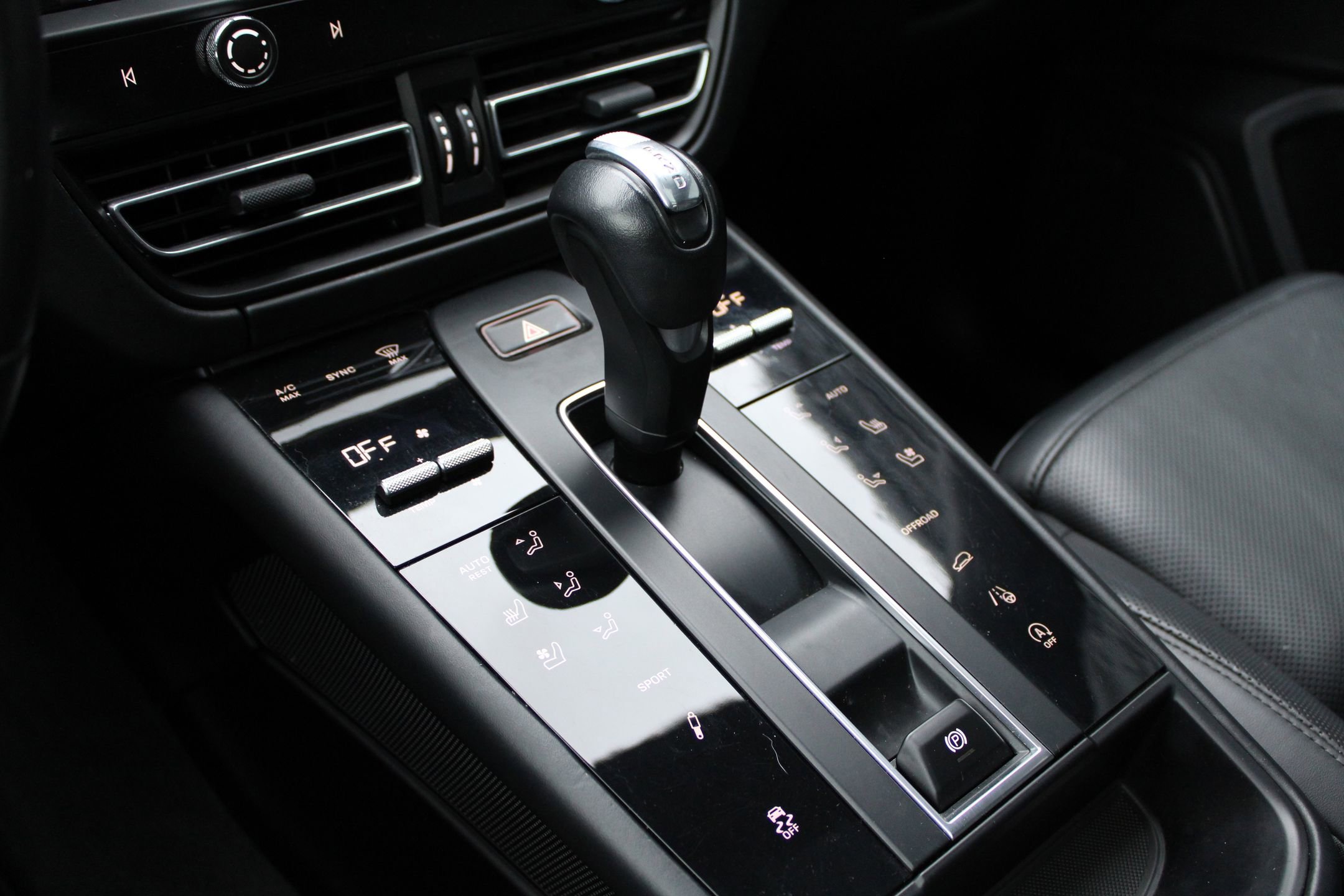 Certified 2023 Porsche Macan S image 21