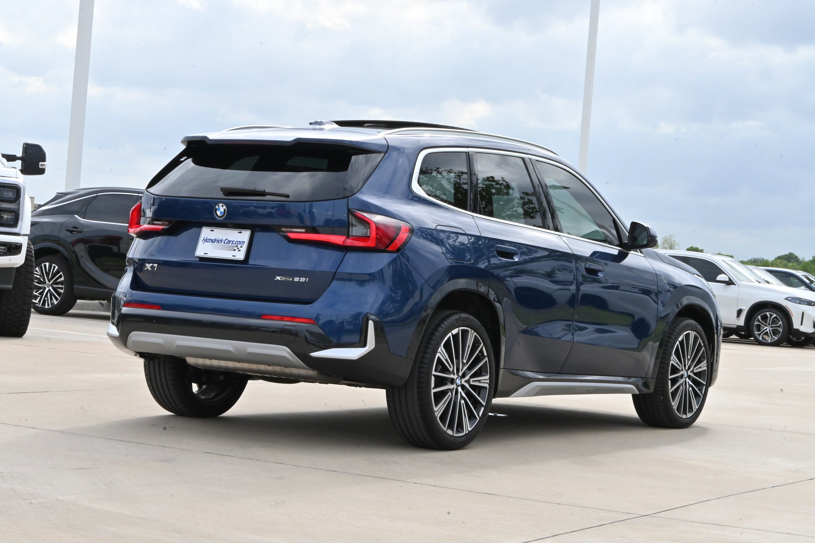 Certified 2025 BMW X1 xDrive28i w/ Technology Package image 9