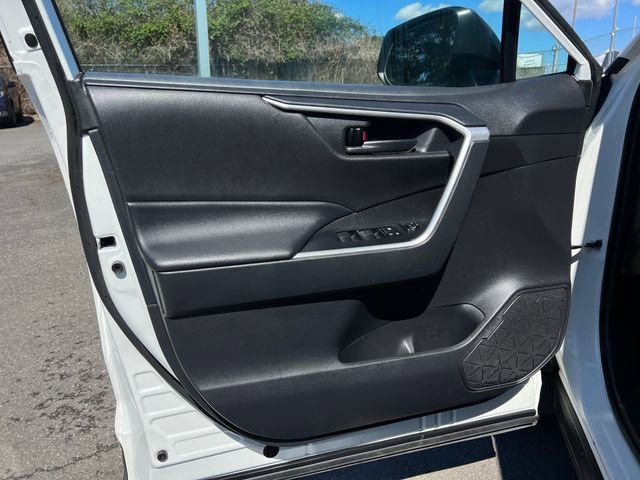 Used 2021 Toyota RAV4 LE FWD image 19