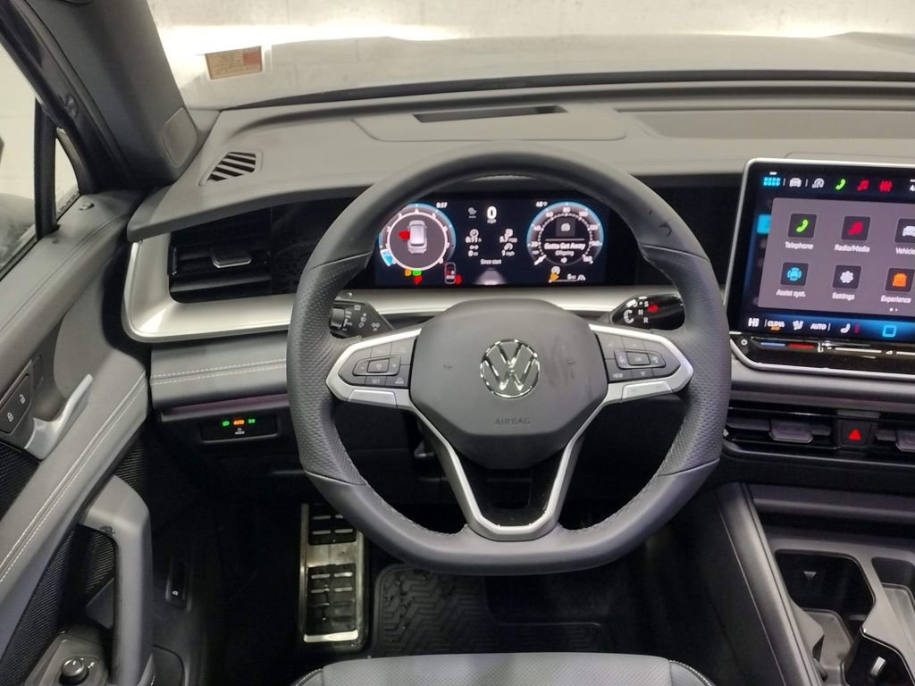 New 2026 Volkswagen Tiguan SE R-Line image 35