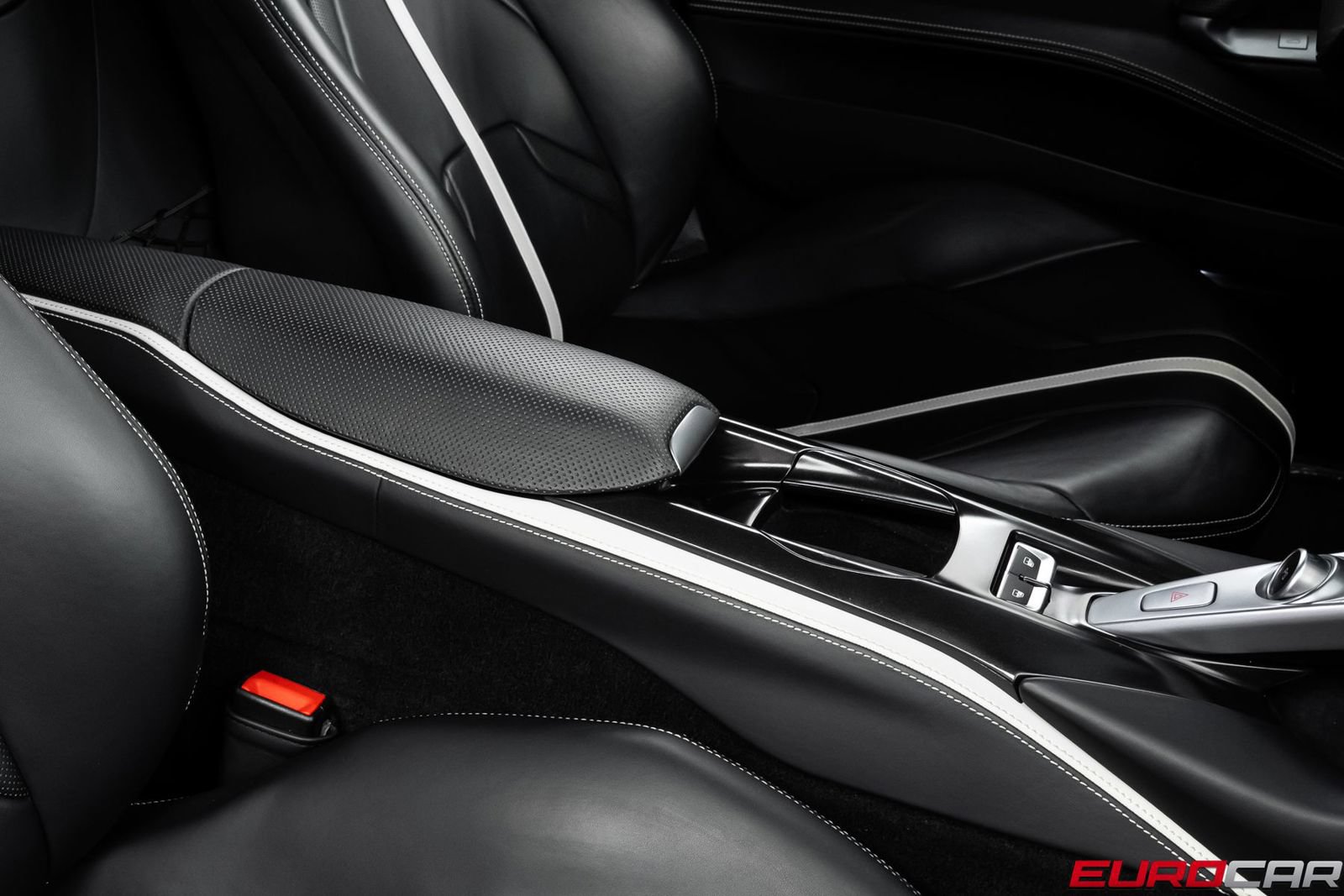 Used 2020 Ferrari 812 Superfast RWD image 36