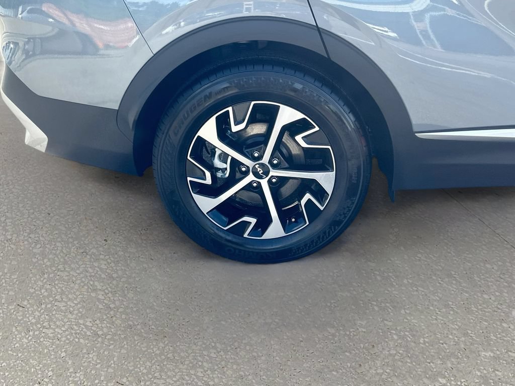 Certified 2025 Kia Sportage EX FWD image 30