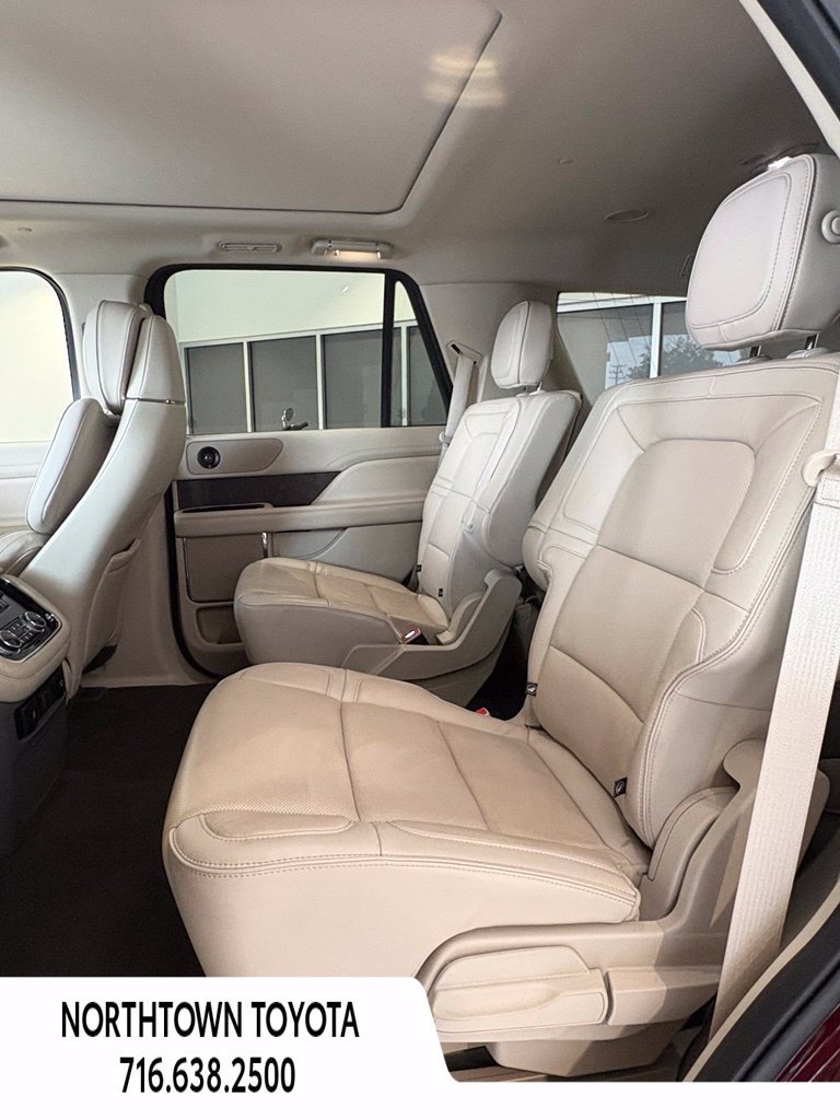Used 2019 Lincoln Navigator Reserve w/ Cargo Package AWD/4WD image 16