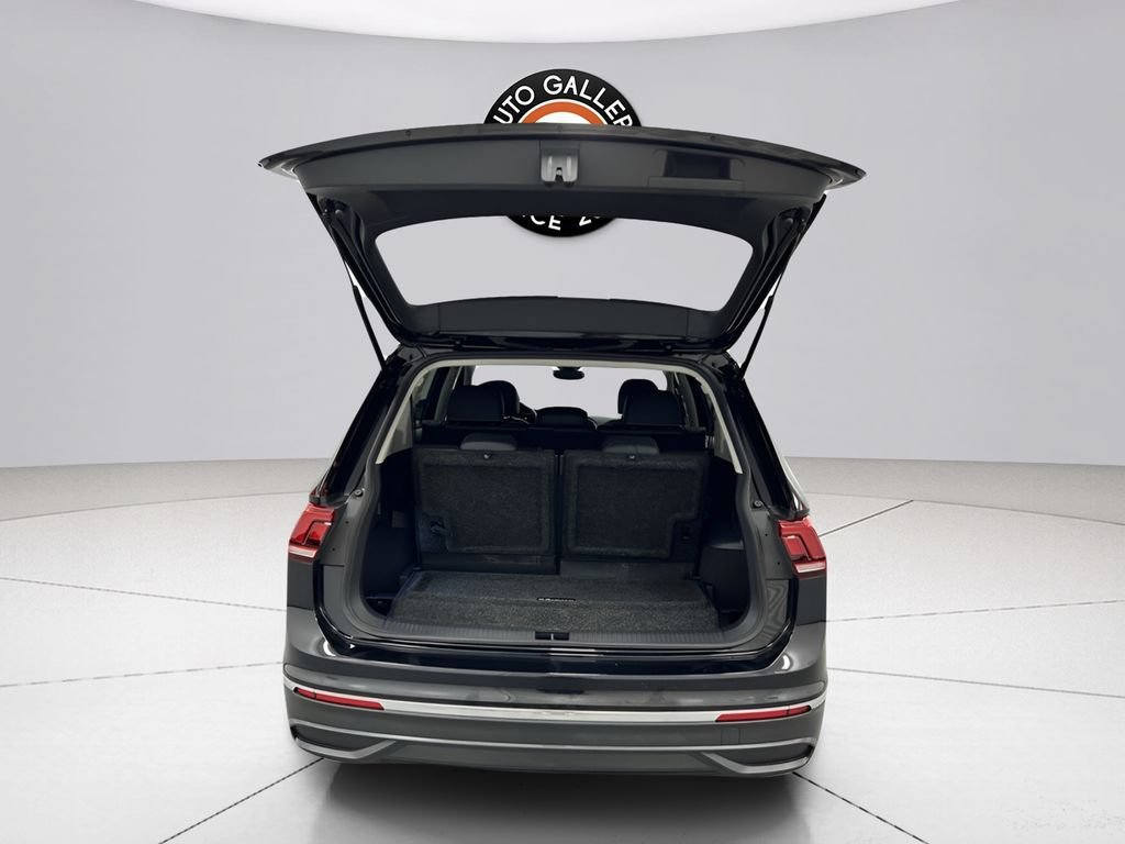 Used 2022 Volkswagen Tiguan SE FWD image 21